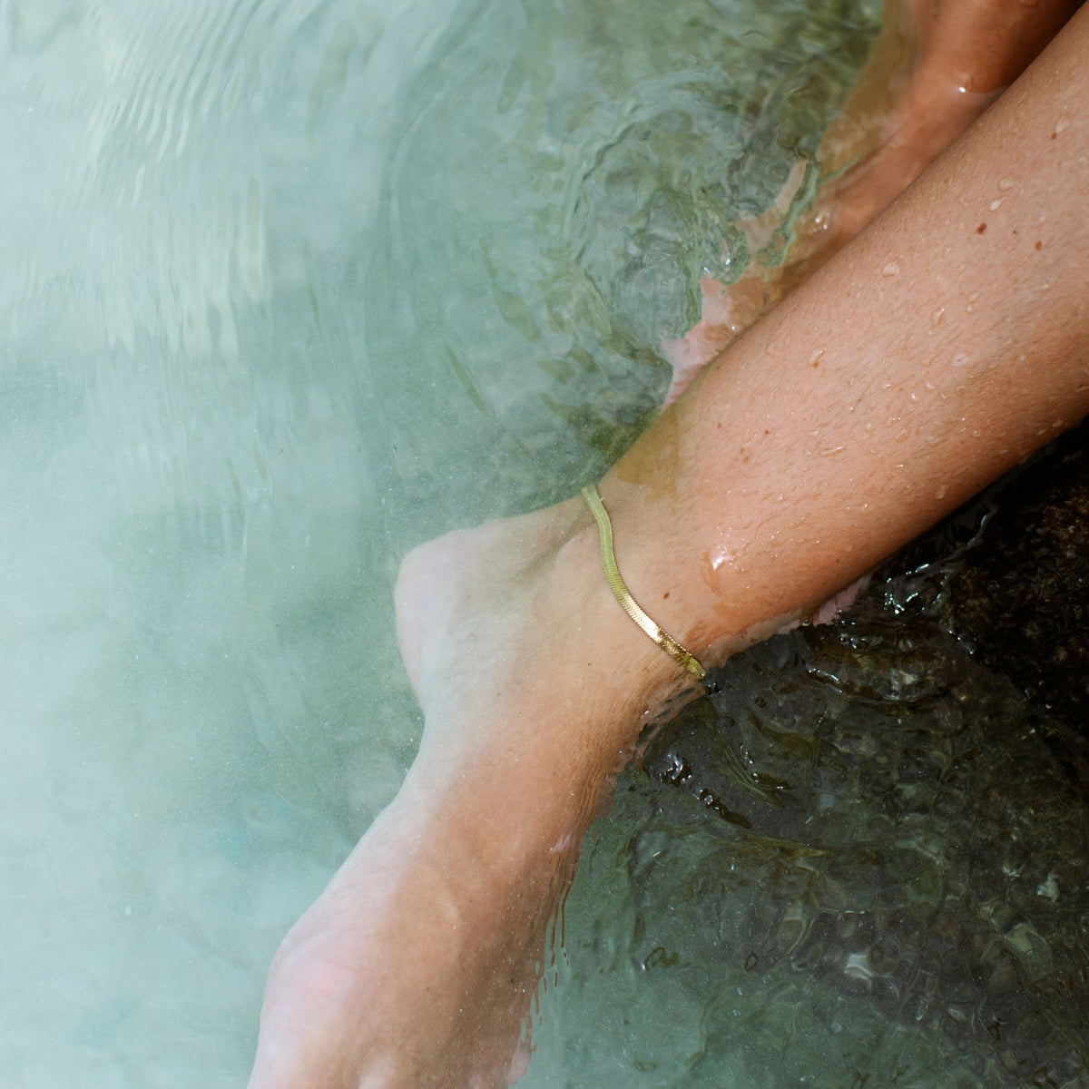 Liquid Gold Herringbone Anklet