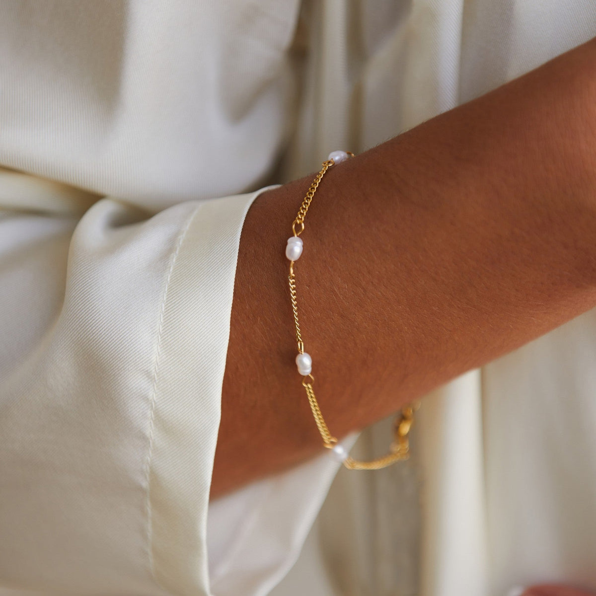 Dainty Pearl Station Bracelet