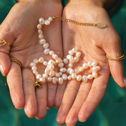 Organic Shape Pearl Choker